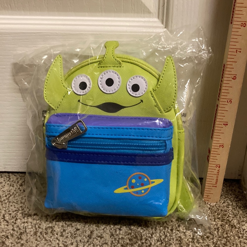Loungefly wristlet/belt attachment toy story LGM alien NWT Disney/Pixar Adorable